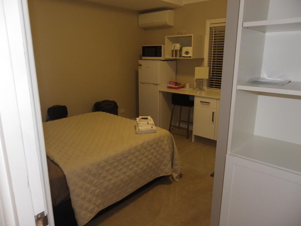 Aparthotel Amaaze Airport Apartments