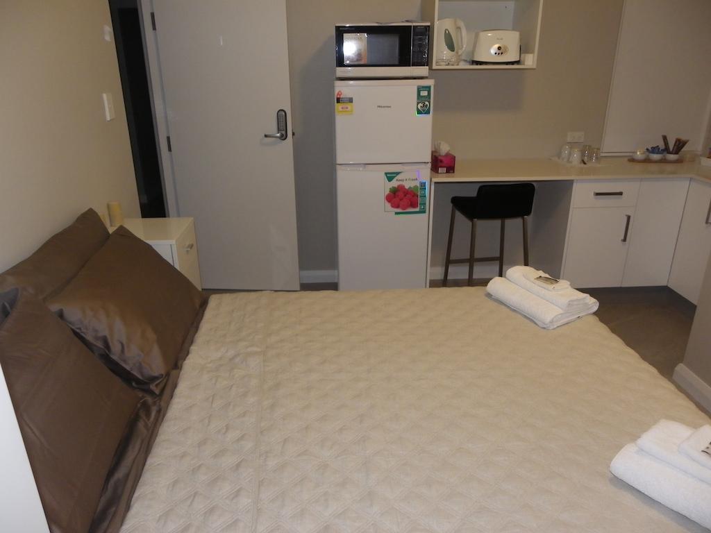 Aparthotel Amaaze Airport Apartments 3*
